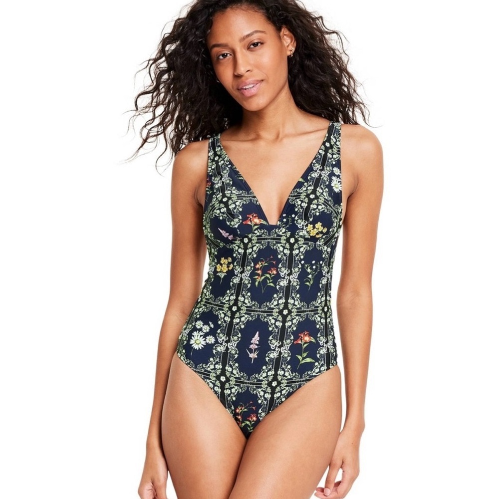 Aguabendita x Target- One Piece- Swim Suit- Plunge- Cheeky- Women’s M 8/10